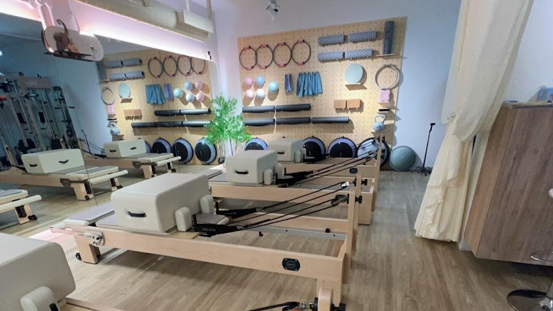 28c Yolates Pilates Studio photo 5