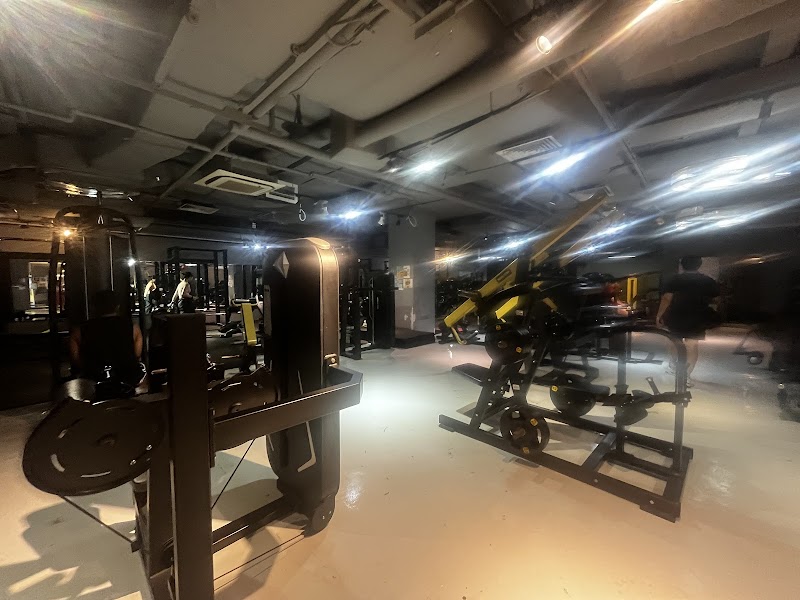 Dennis gym Balestier photo 1