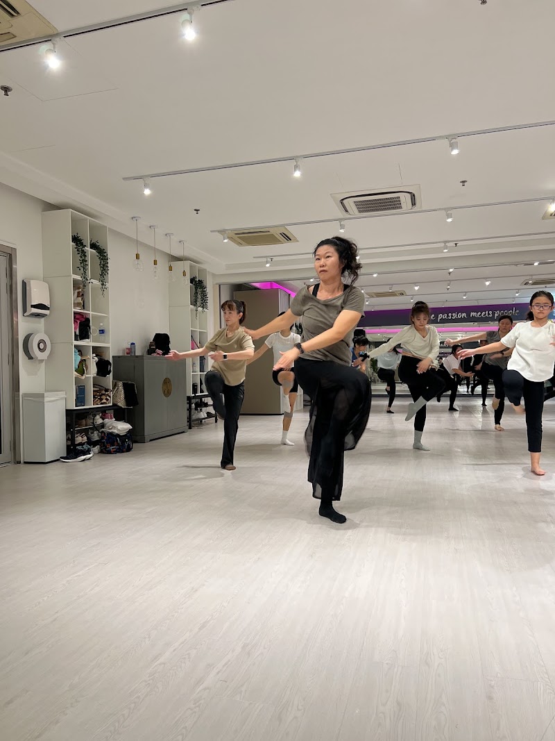SPACECUBOID Gym Studio (City Sprouts Bedok) photo 2